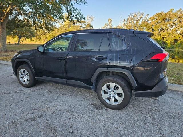2021 toyota rav4 le
