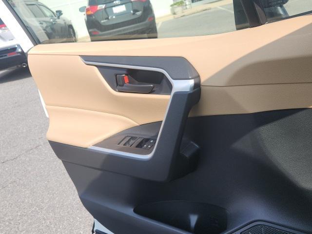 2020 toyota rav4 le