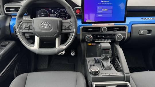 2024 Toyota se