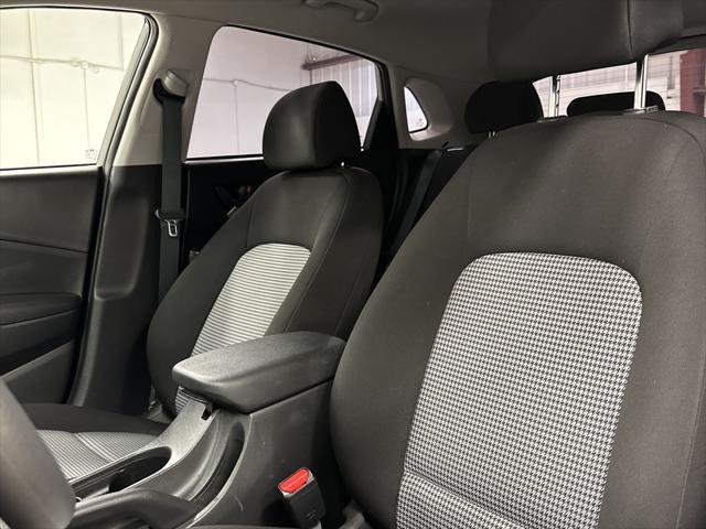 2023 hyundai kona se