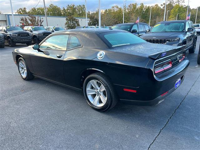 2023 dodge challenger sxt