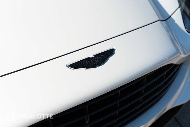2021 aston martin dbx base