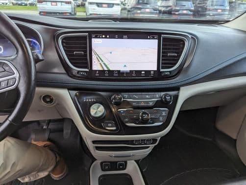 2021 chrysler pacifica hybrid touring l in waterloo, iowa