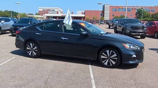 2022 nissan altima 2.5 sv