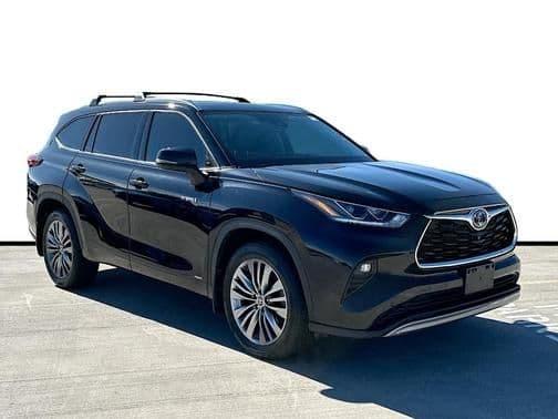 2020 toyota highlander hybrid in secaucus, new jersey