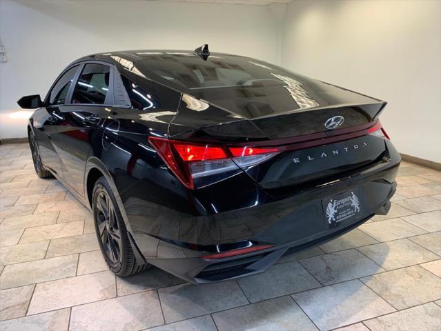 2022 hyundai elantra sel