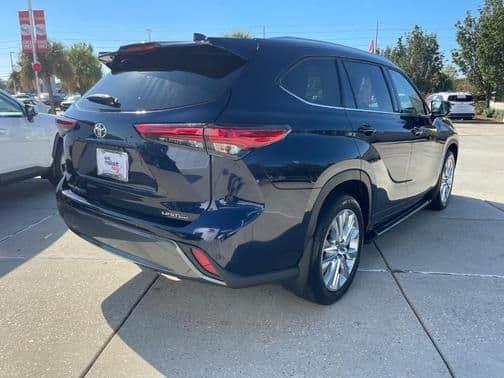 2021 toyota highlander in northwoods, illinois