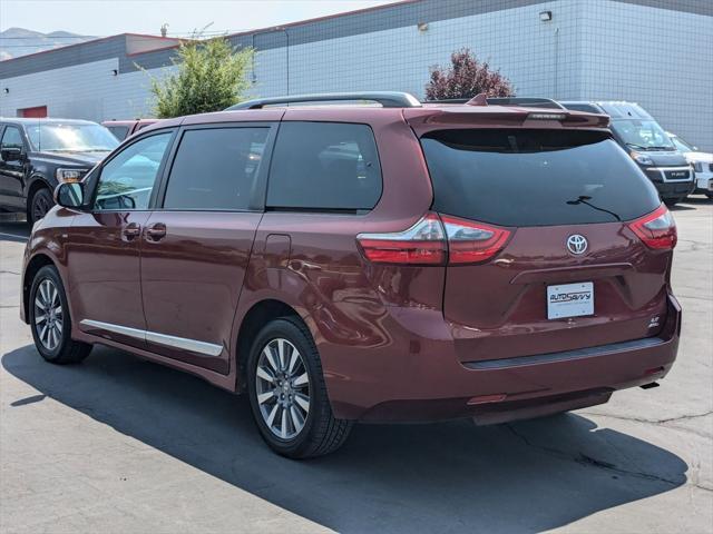 2020 toyota sienna le