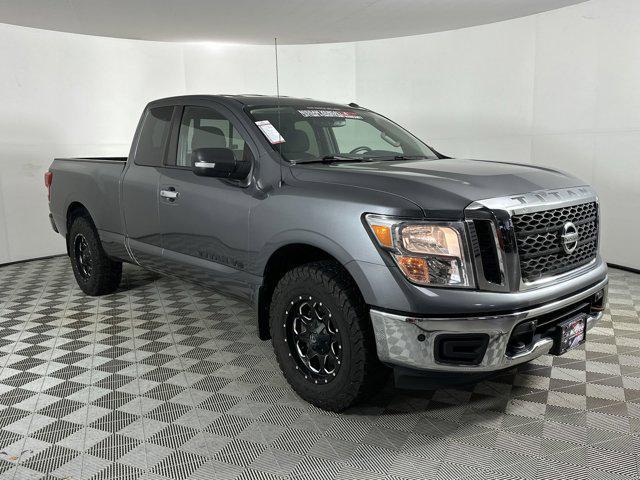 2018 nissan titan sv