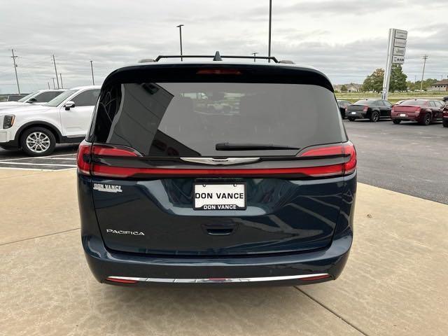 2022 chrysler pacifica touring l