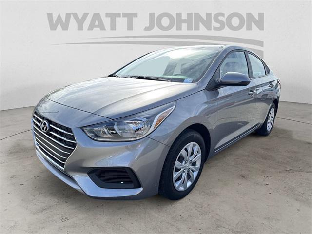 2022 hyundai accent se