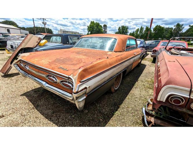 1962 oldsmobile starfire in gray court, south carolina
