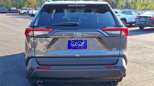 2021 toyota rav4 le