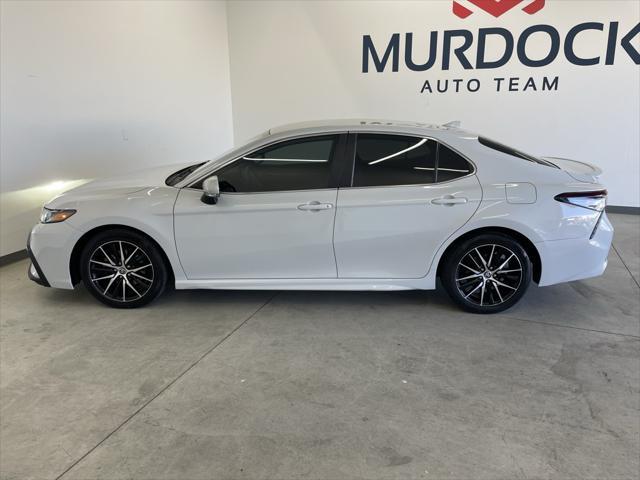 2022 toyota camry se