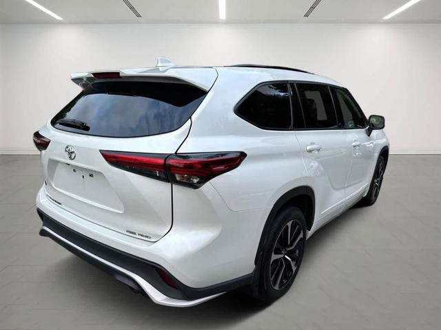 2022 toyota highlander xse
