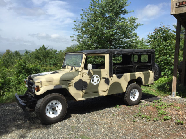 toyota fj45 land cruiser troop carrier '81 (disassembled)