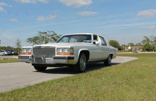 1987 cadillac brougham sedan. 5.0 v8 engine southern car rear wheel drive