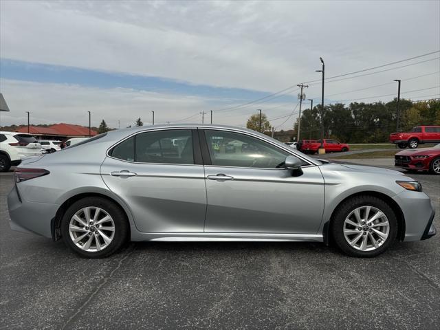 2023 toyota camry se