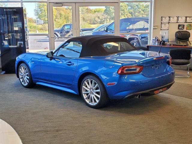 2017 fiat 124 spider base