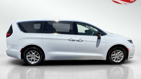 2024 Chrysler Pacifica