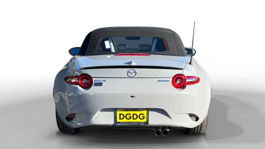 new 2024 mazda mx-5 miata club manual