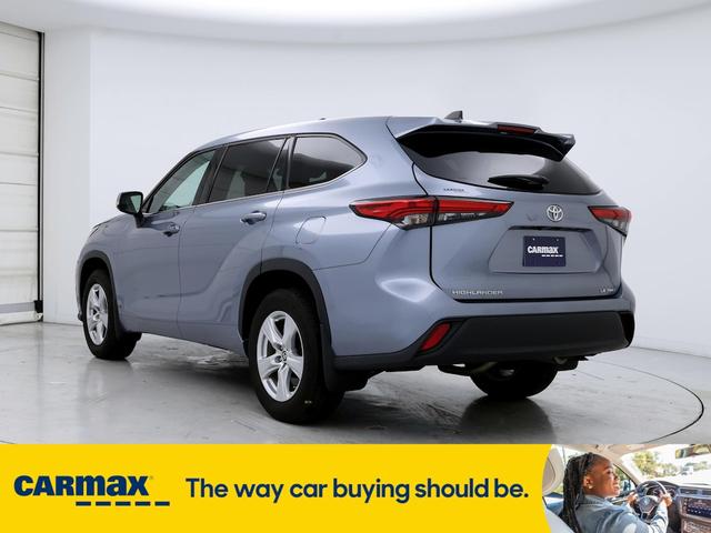 2022 toyota highlander le