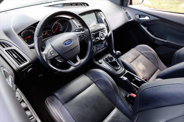 2018 ford focus st base