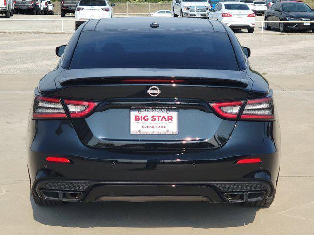 2023 nissan maxima sr