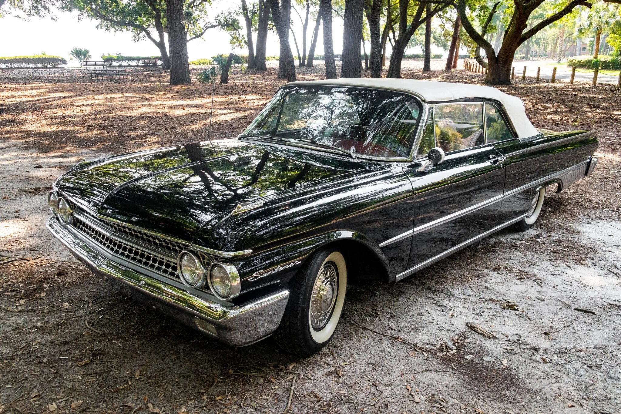 ford galaxie sunliner