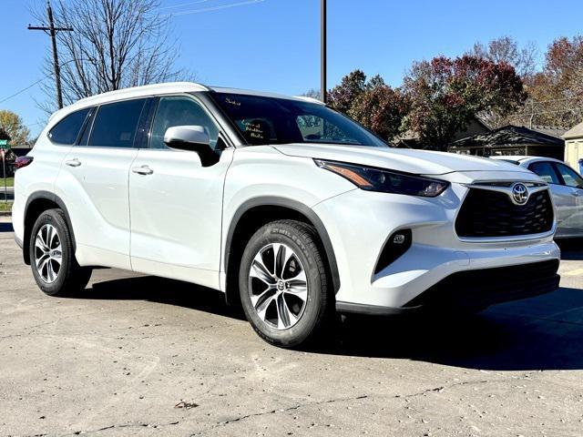 2022 toyota highlander xle