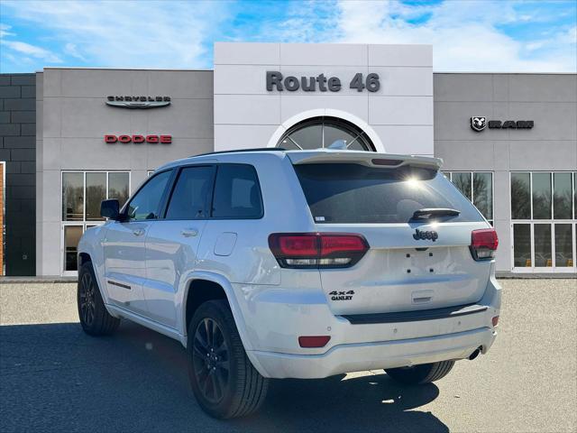 2022 jeep grand cherokee laredo