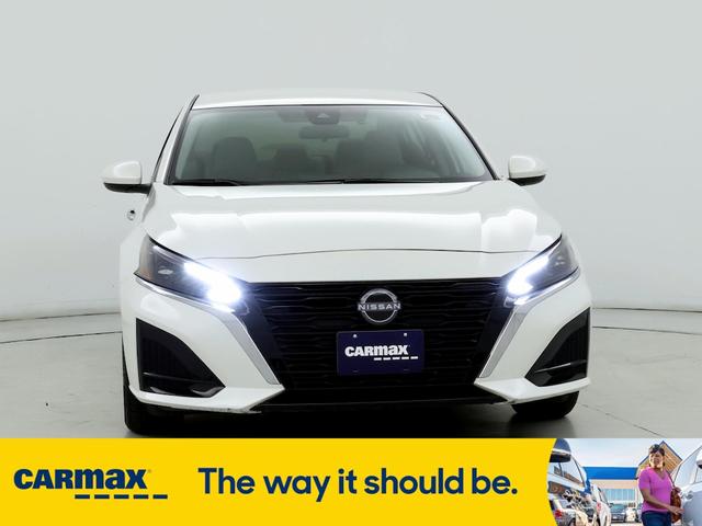 2023 nissan altima sv
