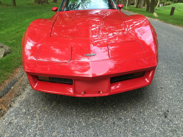1982 chevrolet corvette t-tops - - beautiful red paint - 1980 1981
