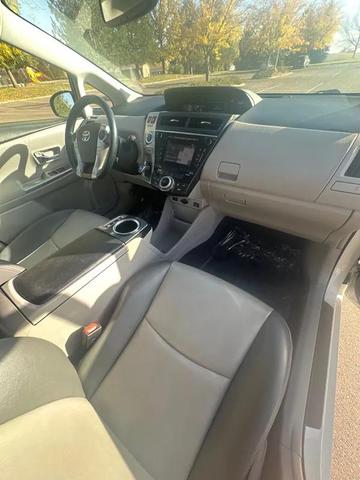 2016 toyota prius v four