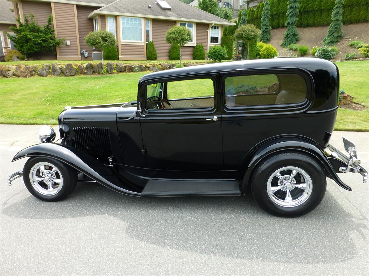 ford 2-dr sedan