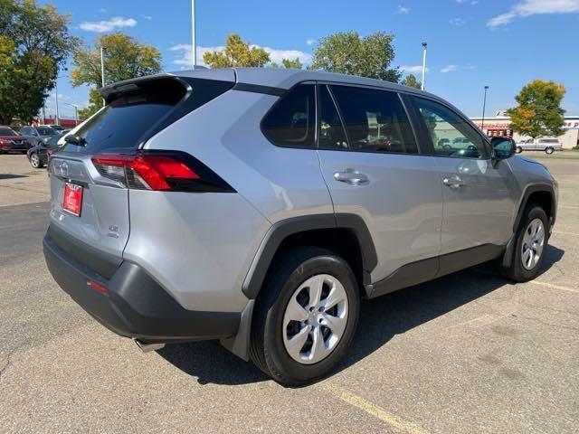 2024 toyota rav4 le