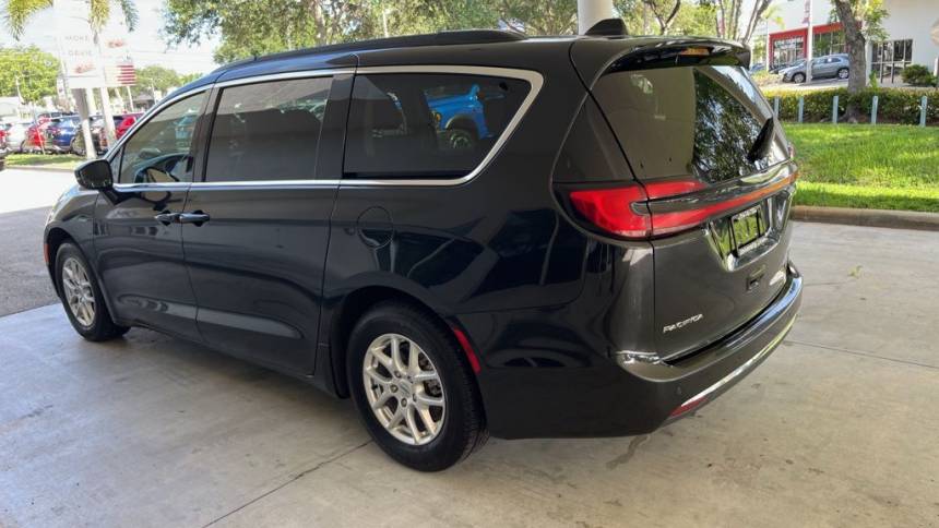2022 chrysler pacifica touring l