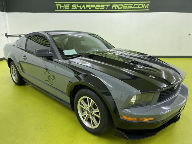 2005 ford mustang base