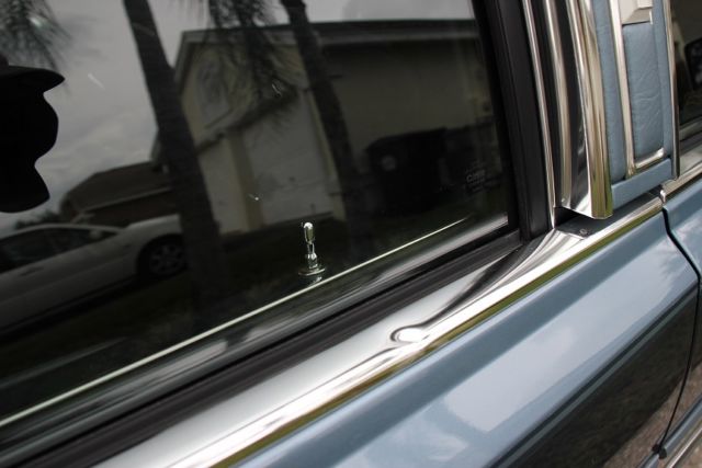 1988 lincoln town car signature series