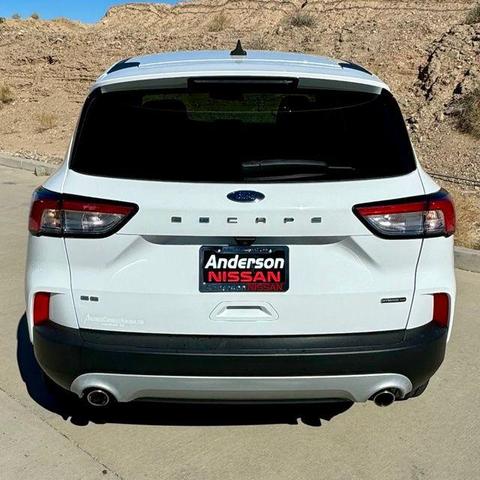 2021 ford escape se