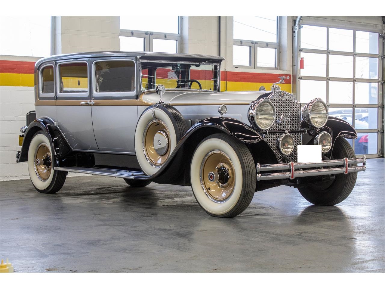 1930 packard sedan