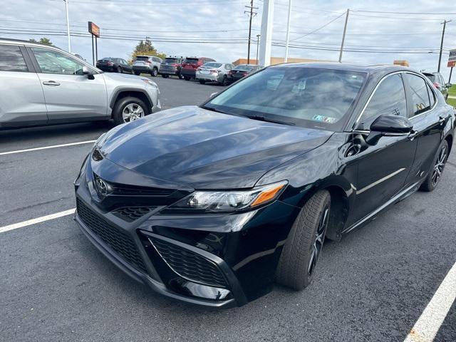 2022 toyota camry se