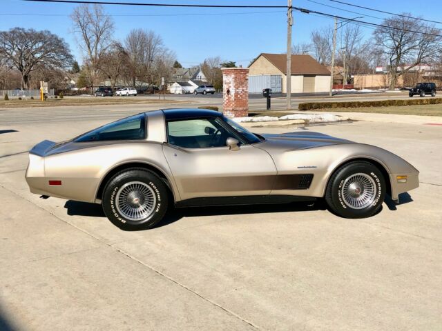 1982 chevrolet corvette collectors edition - incredible paint and interior