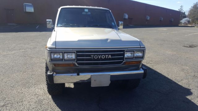 1989 gold toyota land cruiser (price is negotiable!)