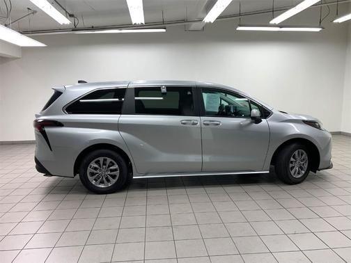 2024 toyota sienna