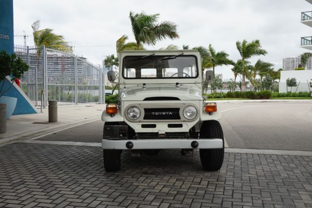 1974 toyota fj43 land cruiser
