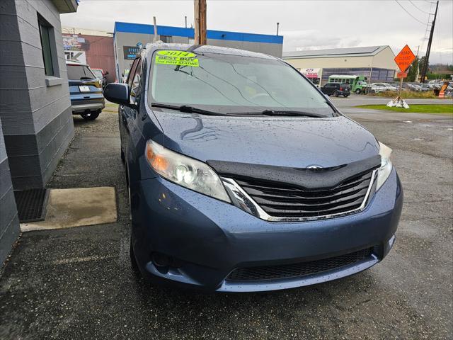 2014 toyota sienna le