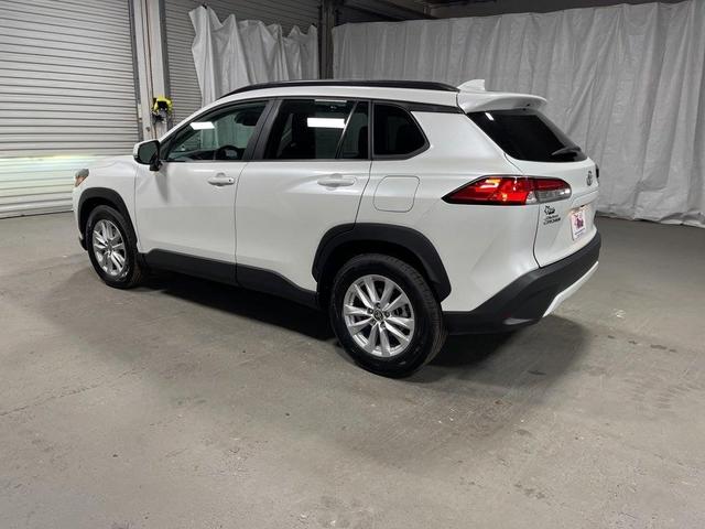 2023 toyota corolla cross le