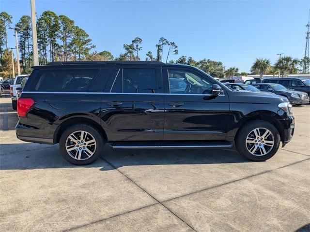 2022 ford expedition max xlt