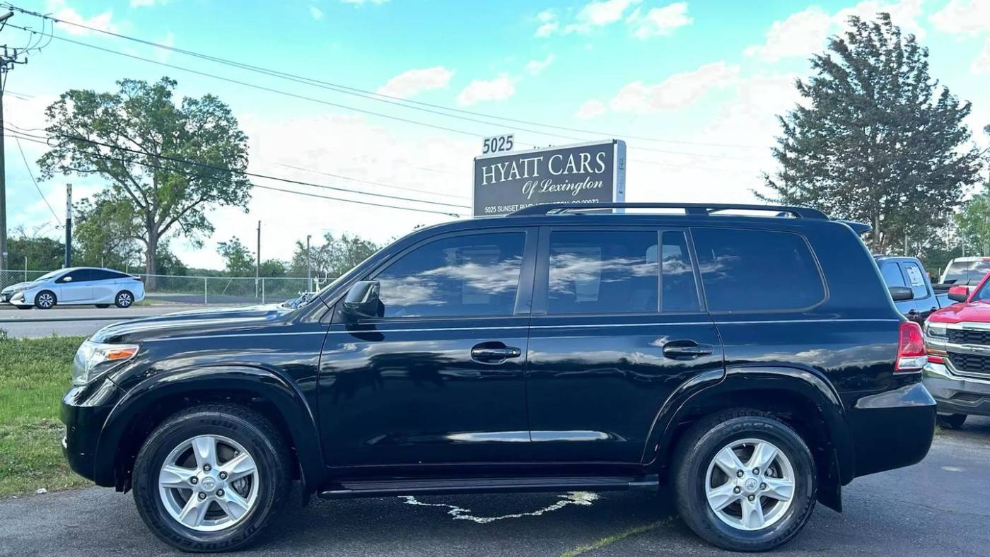2010 toyota land cruiser base